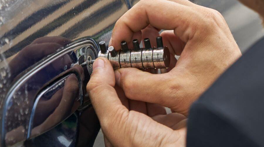 Professional New roof installation in Kilbourne, IL